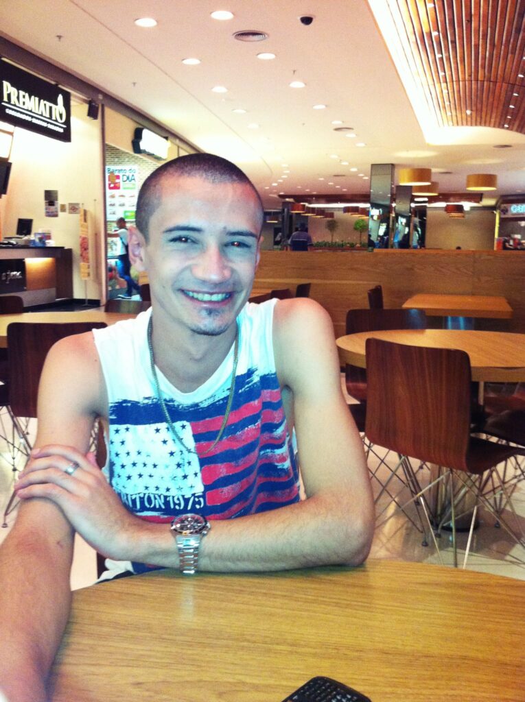 Não vim de privilégios, a vida me ensinou a ser forte e sozinho desde cedo 7 ganhei uma certa liberdade